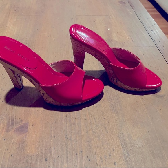 Vintage Y2K Red Patent Leather Peep Toe Cork Heel Pump - Picture 1 of 6